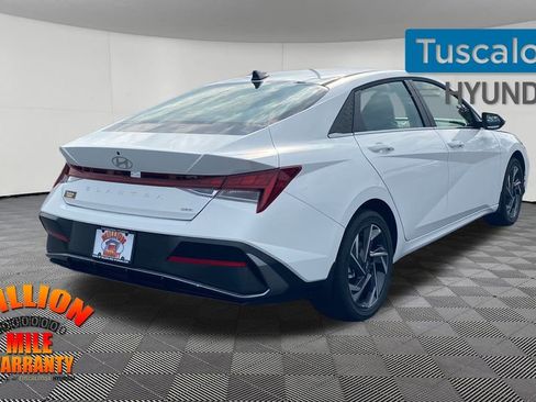 New 2025 Hyundai Elantra Limited image 9