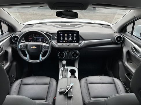 Used 2024 Chevrolet Blazer LT FWD image 21