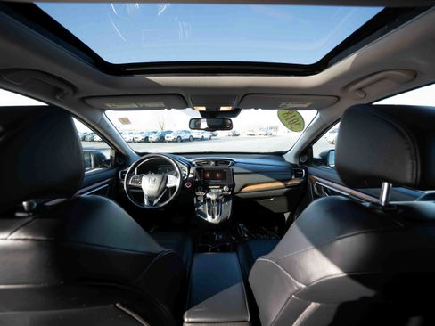 Used 2018 Honda CR-V Touring image 19