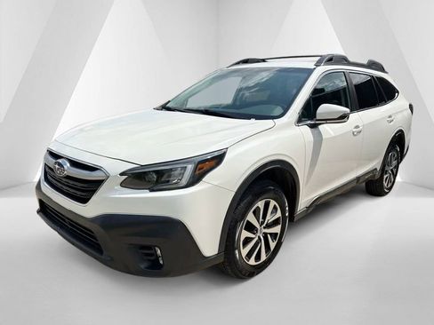 Used 2022 Subaru Outback Premium AWD/4WD image 3