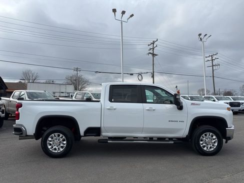 Used 2022 Chevrolet Silverado 2500 LT w/ Convenience Package image 6