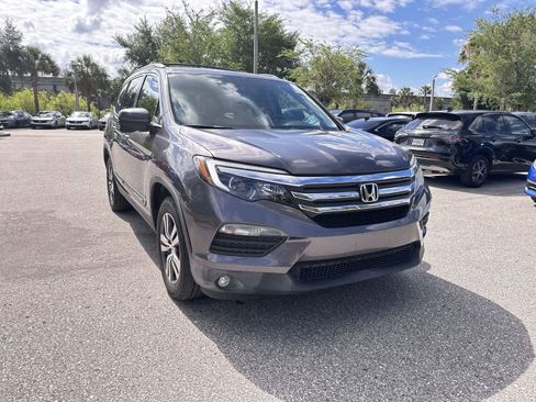 Used 2017 Honda Pilot EX image 8