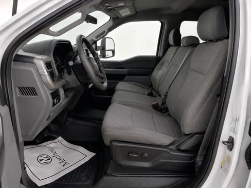 Used 2024 Ford F350 XLT AWD/4WD image 9