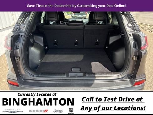 Used 2022 Jeep Cherokee Trailhawk image 28