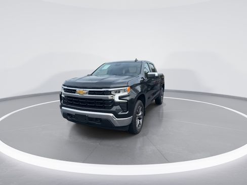 Used 2023 Chevrolet Silverado 1500 LT AWD/4WD image 3