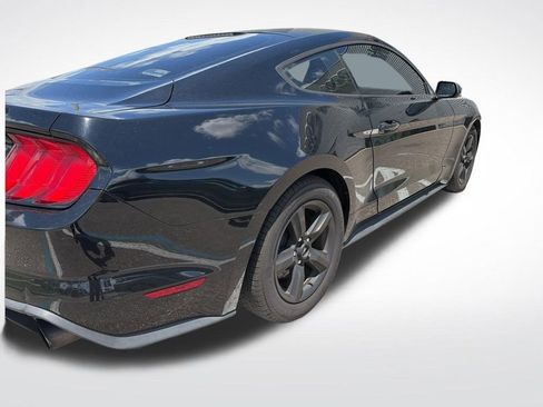 Used 2018 Ford Mustang Coupe RWD image 4