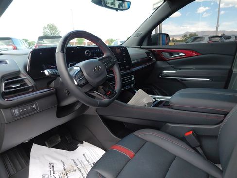 Used 2025 Chevrolet Traverse RS w/ LPO, Floor Liner Package AWD/4WD image 22