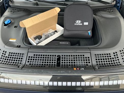 New 2026 Hyundai Ioniq 9 SEL w/ Tow & Go Package AWD/4WD image 12