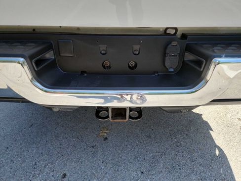 Used 2022 RAM 2500 Tradesman w/ Chrome Appearance Group RWD image 7