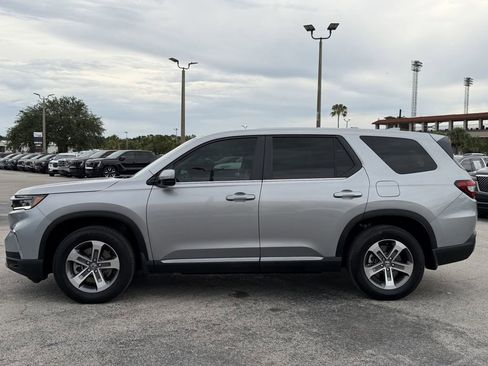 Used 2025 Honda Pilot EX-L image 8