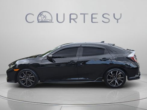 Used 2018 Honda Civic Sport image 2