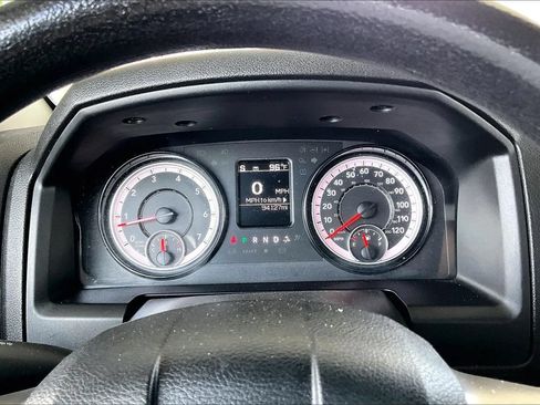 Used 2022 RAM 1500 Classic SLT RWD image 13
