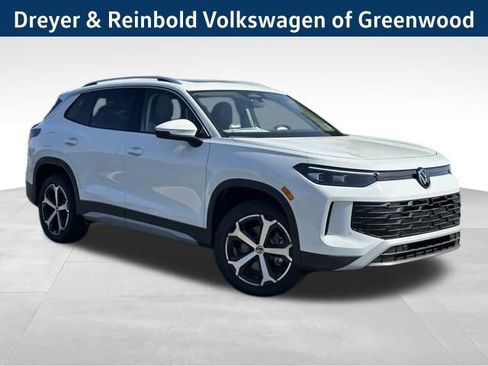 New 2026 Volkswagen Tiguan SE AWD/4WD image 1