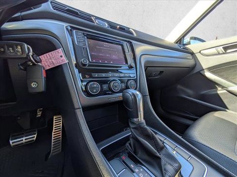 Used 2017 Volkswagen Passat 1.8T R-Line image 14