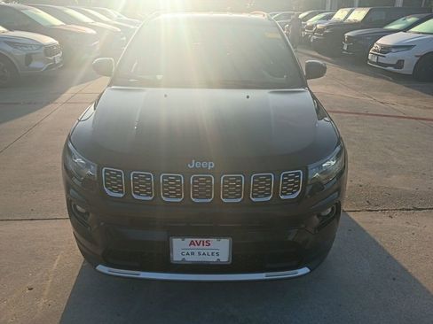 Used 2025 Jeep Compass Limited image 5