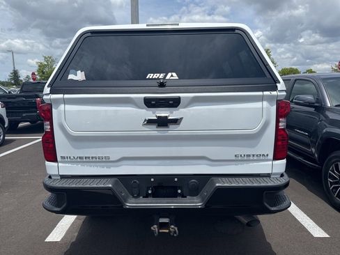 Used 2022 Chevrolet Silverado 2500 Custom w/ Custom Value Package AWD/4WD image 5