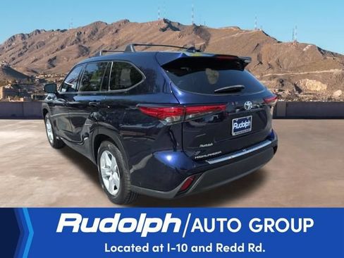Used 2021 Toyota Highlander L FWD image 3