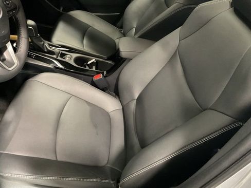 Used 2023 Toyota Corolla Cross XLE image 11