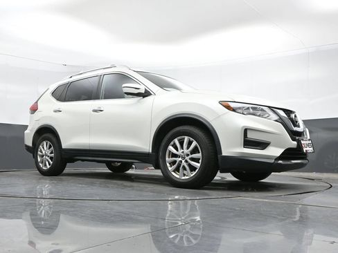 Used 2017 Nissan Rogue SV w/ SV Premium Package AWD/4WD image 33