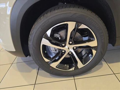 New 2026 Chevrolet Trax RS w/ Driver Confidence Package FWD image 30
