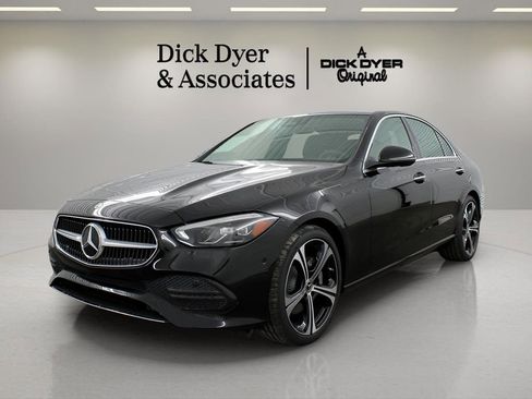 Used 2025 Mercedes-Benz C 300 Sedan image 11