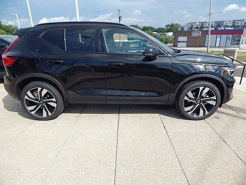 New 2026 Volvo XC40 B5 Plus w/ Climate Package AWD/4WD image 7