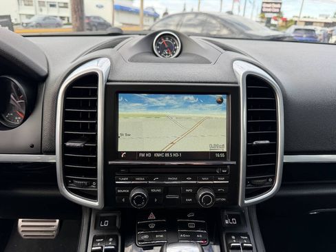 Used 2016 Porsche Cayenne S AWD/4WD image 23