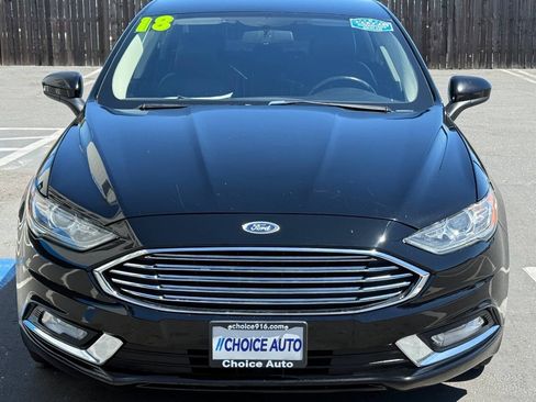 Used 2018 Ford Fusion SE w/ Equipment Group 601A FWD image 2