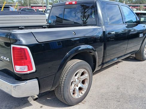 Used 2014 RAM 1500 Laramie w/ Convenience Group image 8