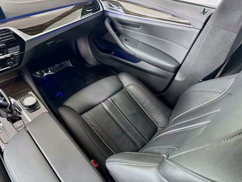 Used 2023 BMW M550i xDrive w/ Executive Package image 25