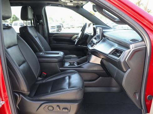 Used 2024 Chevrolet Tahoe Z71 w/ Luxury Package AWD/4WD image 44