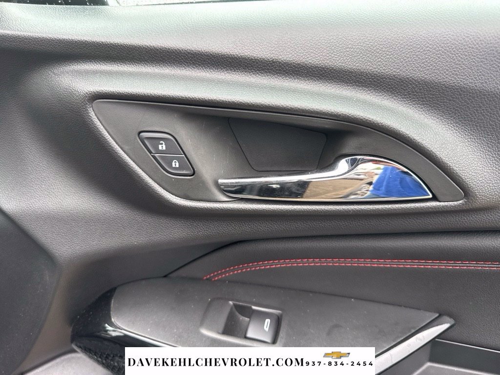 Used 2024 Chevrolet Trax RS w/ Sunroof Package FWD image 21