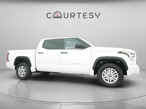 New 2025 Toyota Tundra SR5 image 15