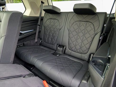 Used 2024 BMW X7 xDrive40i image 31