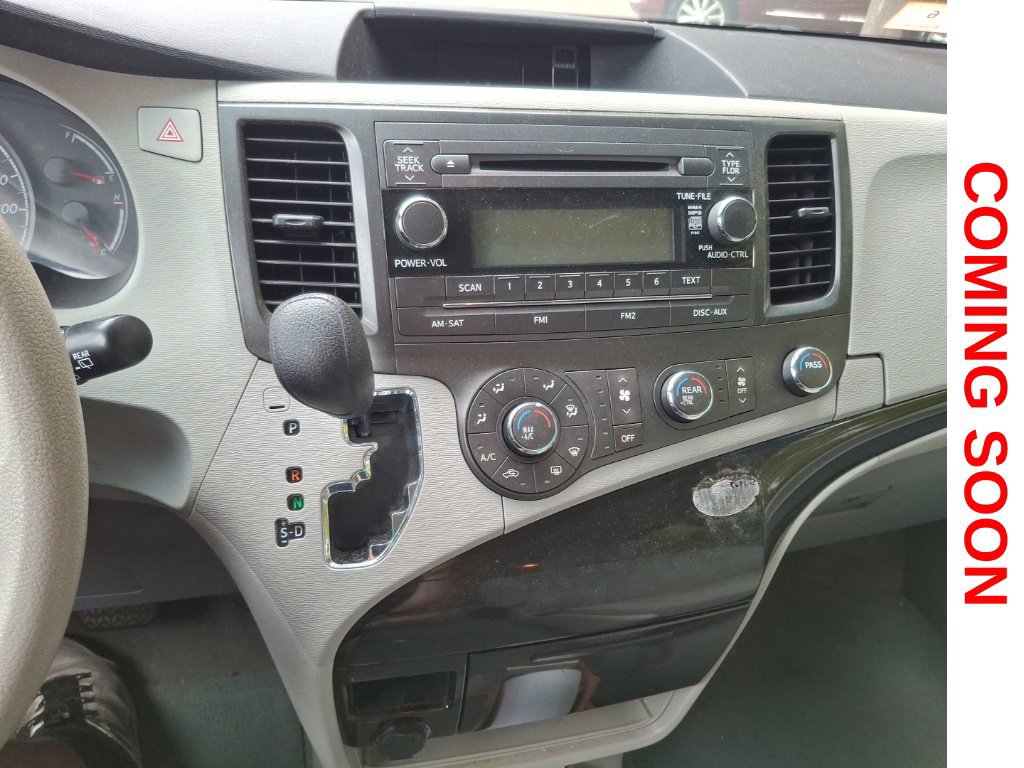 Used 2013 Toyota Sienna L FWD image 13