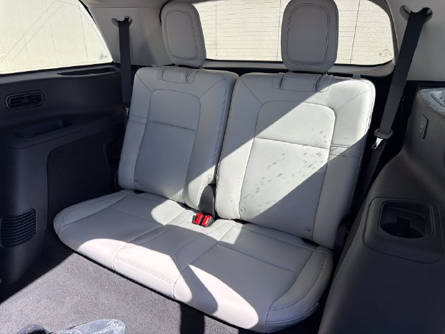 New 2027 Lincoln Aviator AWD image 14