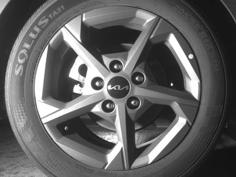 Used 2025 Kia K4 LXS image 15