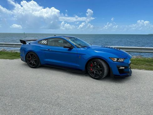 Used 2021 Ford Mustang Shelby GT500 w/ Carbon Fiber Track Pack RWD image 12