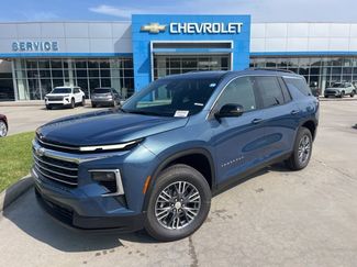 New 2026 Chevrolet Traverse LT w/ Driver Confidence Package video 2