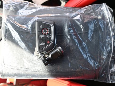 Used 2023 Chevrolet Corvette Stingray Convertible w/ 1LT image 33