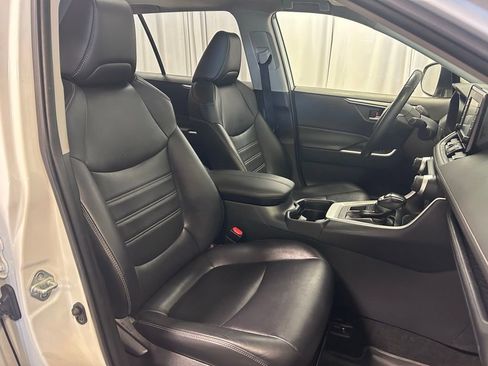 Used 2020 Toyota RAV4 XLE Premium AWD/4WD image 22