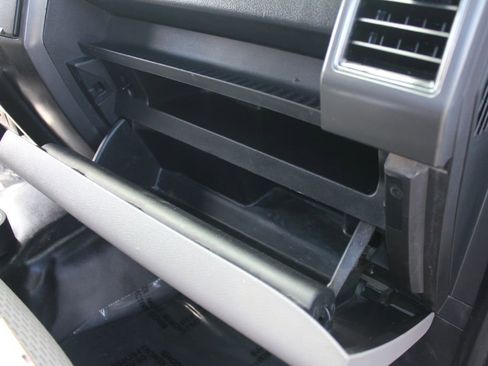 Used 2017 Ford F150 XLT w/ Trailer Tow Package image 36