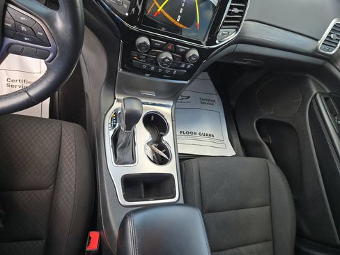 Used 2022 Jeep Grand Cherokee Laredo E w/ Security & Convenience Group AWD/4WD image 12