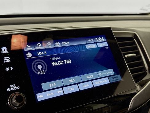 Used 2019 Honda Pilot Touring image 17