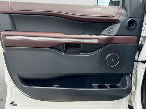 Used 2022 Ford Expedition Limited image 39