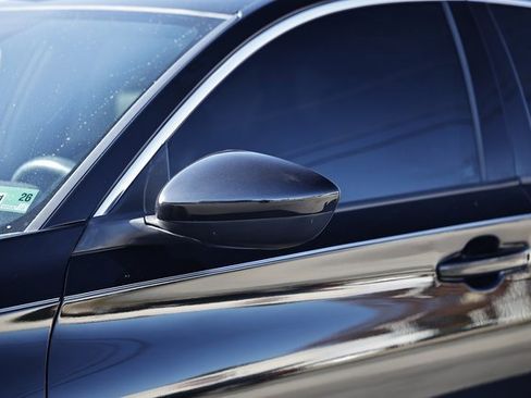 Used 2019 Honda Accord Sport image 3