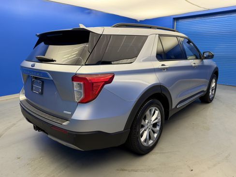 Used 2020 Ford Explorer XLT w/ Equipment Group 202A RWD image 7