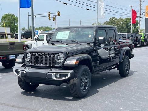 New 2025 Jeep Gladiator Sport image 3