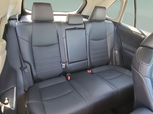 Used 2022 Toyota RAV4 XLE Premium image 18