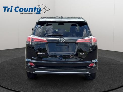 Used 2018 Toyota RAV4 XLE FWD image 6
